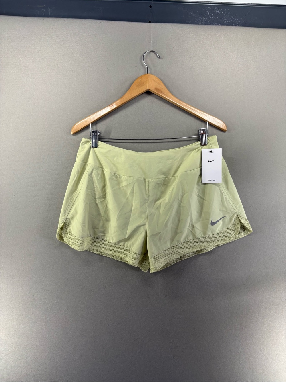 Women's Nike Dri Fit Running Shorts DM7737 371 Size Large Lime Nwt